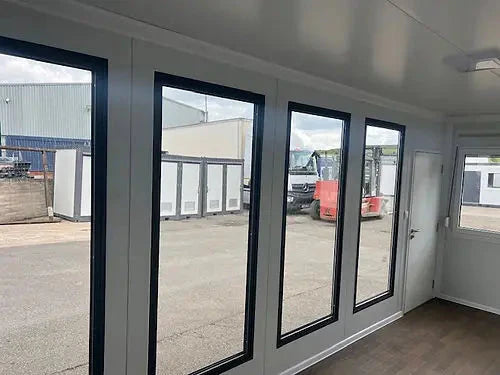 Mobiler Bürocontainer mit Panoramafenstern (Ref: C3301)